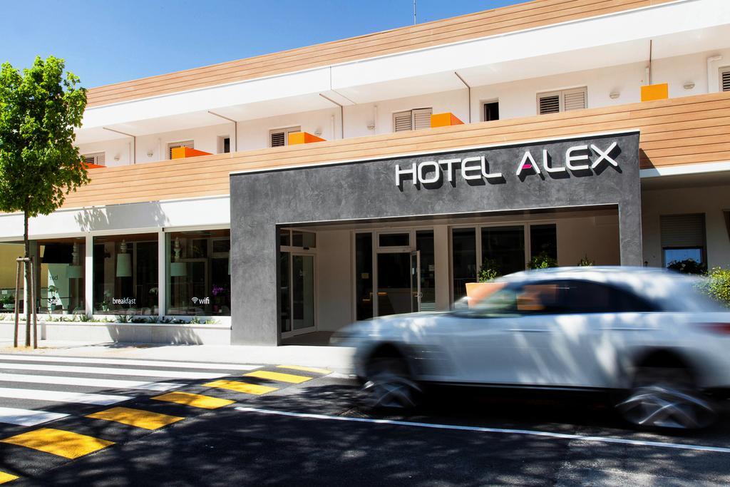 Hotel Alex Линяно Сабиадоро Екстериор снимка